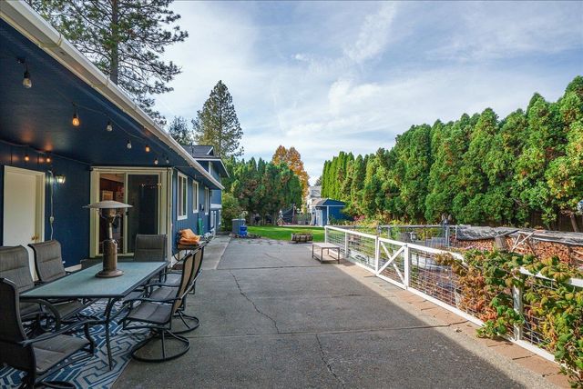 12107 S Player Dr, Spokane, WA 99223