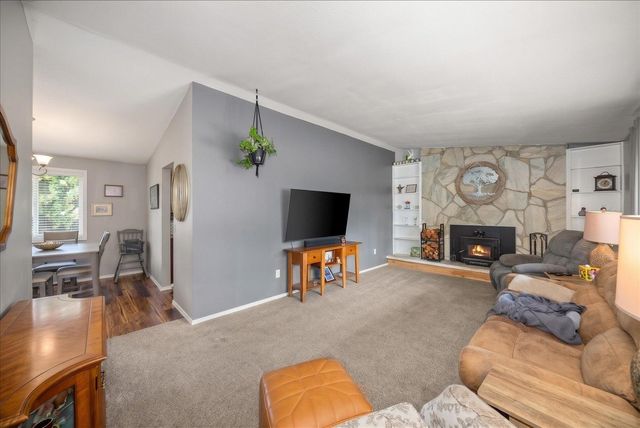 12107 S Player Dr, Spokane, WA 99223