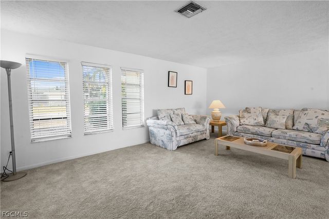 818 Monticello CT, Cape Coral, FL 33904