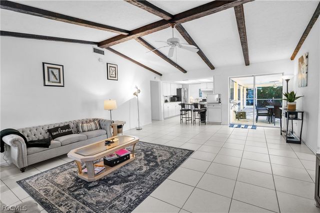 818 Monticello CT, Cape Coral, FL 33904