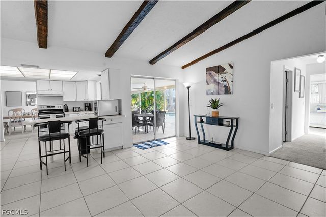 818 Monticello CT, Cape Coral, FL 33904