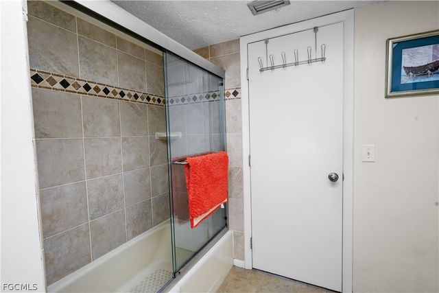 818 Monticello CT, Cape Coral, FL 33904