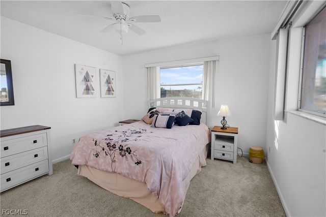 818 Monticello CT, Cape Coral, FL 33904