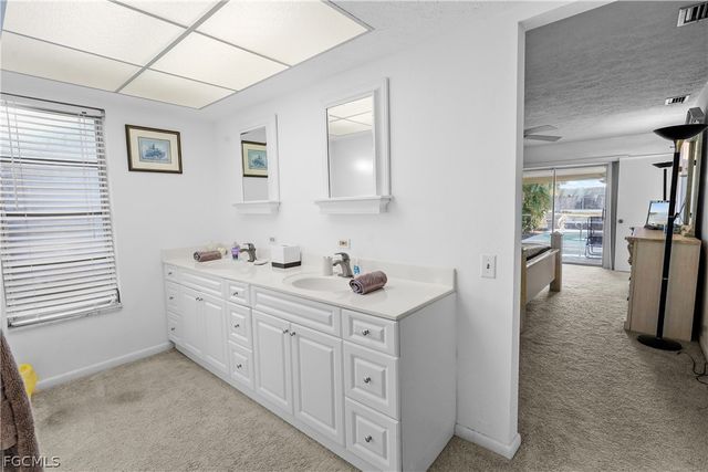 818 Monticello CT, Cape Coral, FL 33904