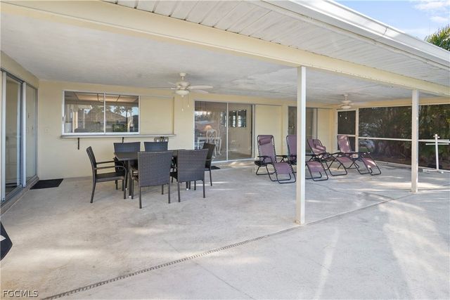 818 Monticello CT, Cape Coral, FL 33904