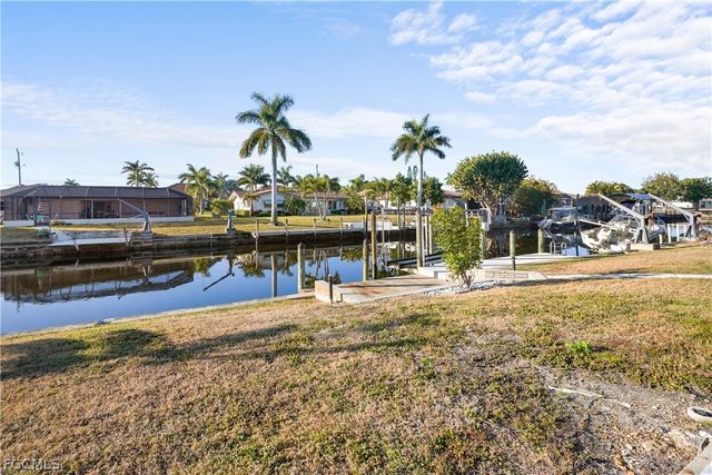 818 Monticello CT, Cape Coral, FL 33904