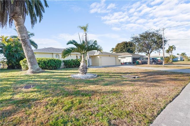 818 Monticello CT, Cape Coral, FL 33904