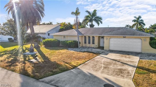 818 Monticello CT, Cape Coral, FL 33904