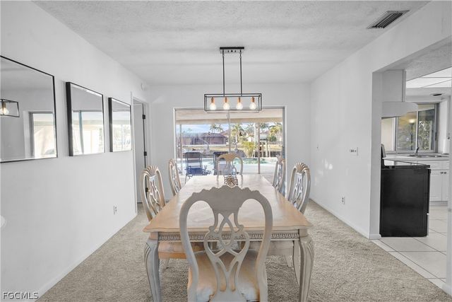 818 Monticello CT, Cape Coral, FL 33904