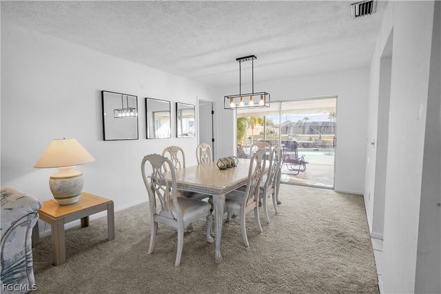 818 Monticello CT, Cape Coral, FL 33904