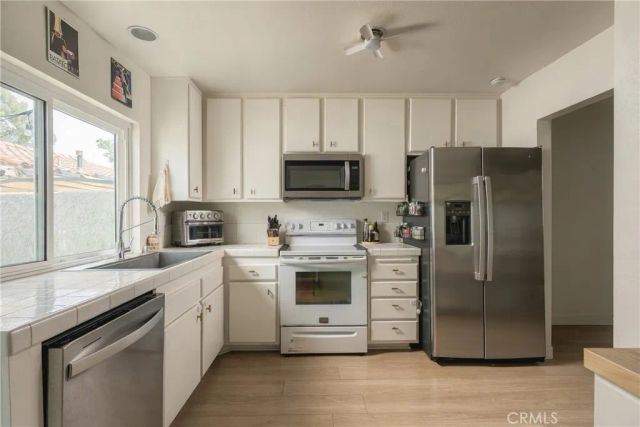 19565 Rinaldi Street 18, Porter Ranch, CA 91326