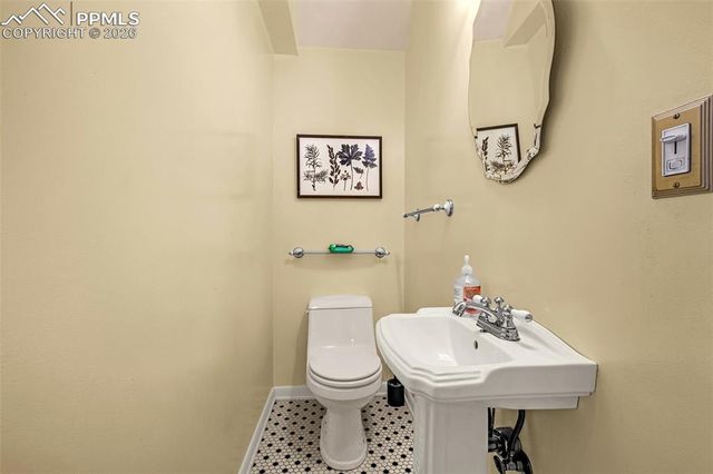 806 E Platte Avenue, Colorado Springs, CO 80903