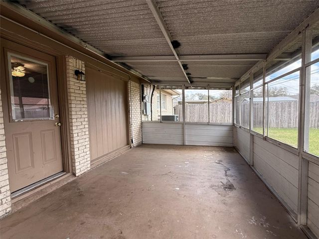 7301 Cardinal Circle, Texas City, TX 77591