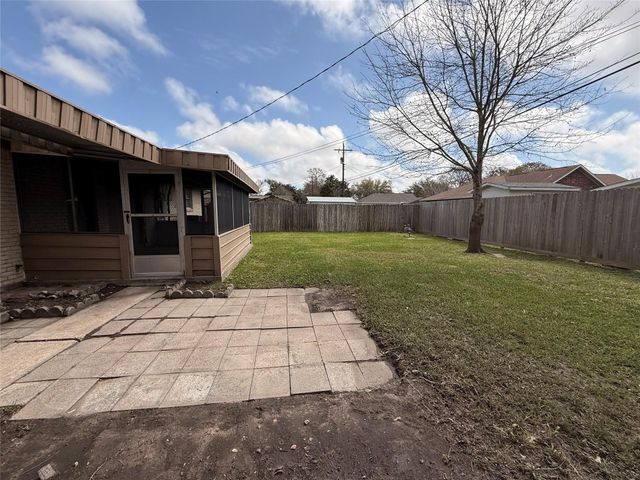 7301 Cardinal Circle, Texas City, TX 77591