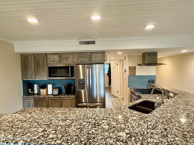 1701 1ST Street N 2B, Jacksonville Beach, FL 32250