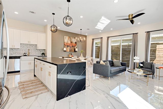 5908 St Augustine Street F, Houston, TX 77021