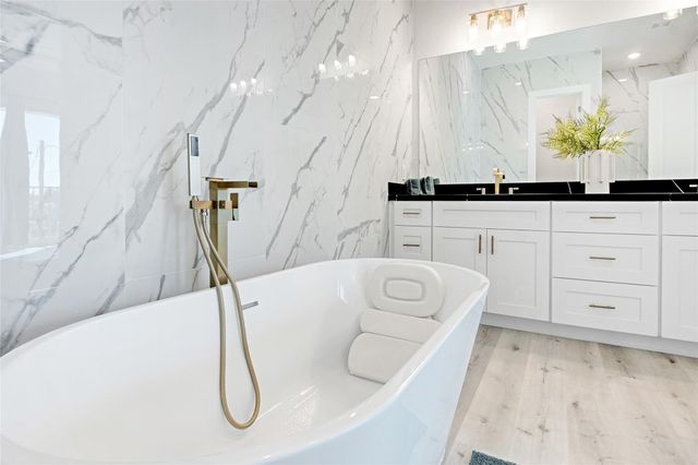 5908 St Augustine Street F, Houston, TX 77021