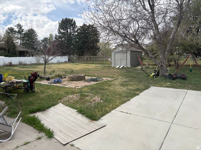 5650 S JORDAN CANAL RD, Taylorsville, UT 84129