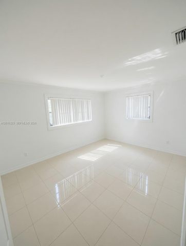 261 NE 40th St 261, Deerfield Beach, FL 33064