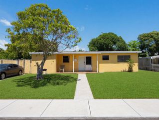 261 NE 40th St 261, Deerfield Beach, FL 33064