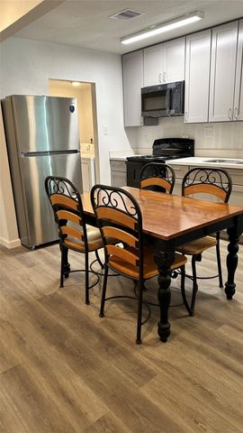 6200 Ranchester Drive 230, Houston, TX 77036