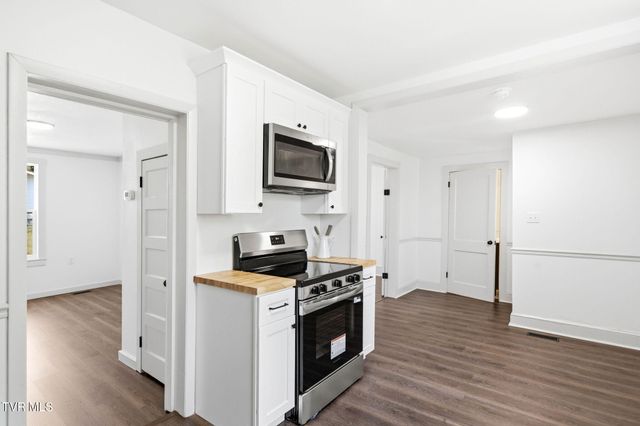 1220 Massachusetts Avenue, Bristol, VA 24201