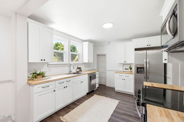 1220 Massachusetts Avenue, Bristol, VA 24201