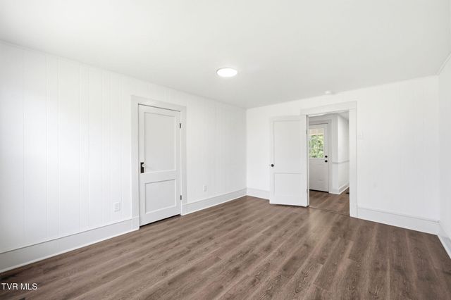 1220 Massachusetts Avenue, Bristol, VA 24201