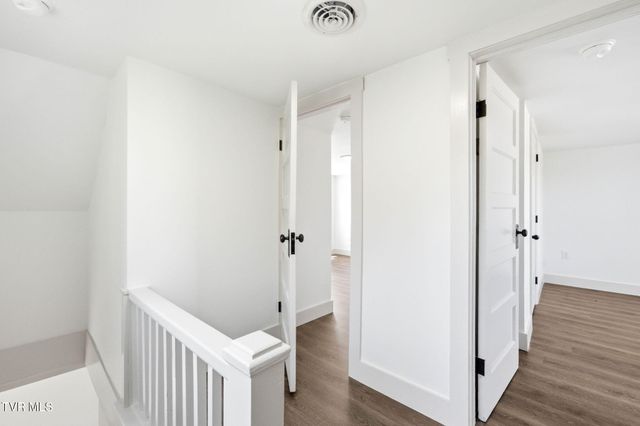 1220 Massachusetts Avenue, Bristol, VA 24201