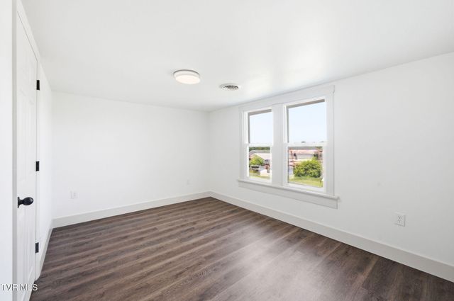 1220 Massachusetts Avenue, Bristol, VA 24201