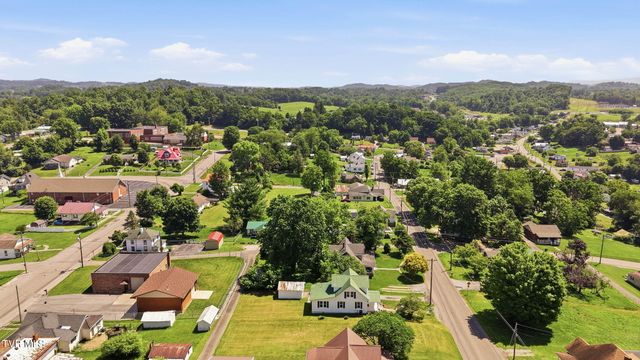 1220 Massachusetts Avenue, Bristol, VA 24201