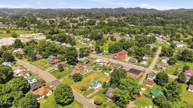 1220 Massachusetts Avenue, Bristol, VA 24201