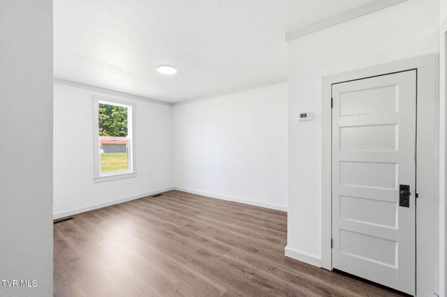 1220 Massachusetts Avenue, Bristol, VA 24201