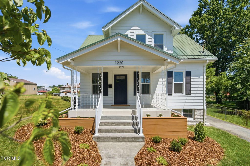1220 Massachusetts Avenue, Bristol, VA 24201