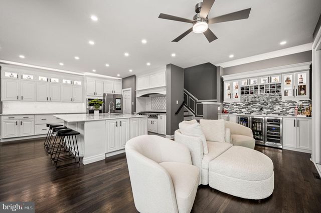 3219 SARUM FARM LN, Garnet Valley, PA 19060