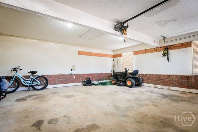 1010 Charles Court, Statham, GA 30666