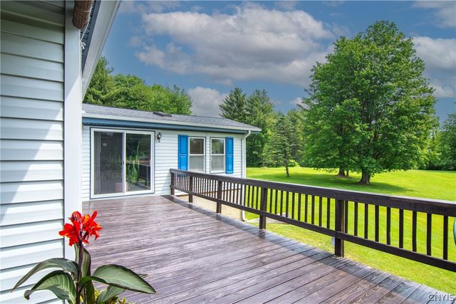 28 Hawthorne Road, Schroeppel, NY 13069