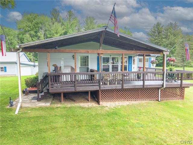 28 Hawthorne Road, Schroeppel, NY 13069