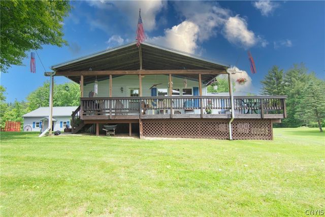 28 Hawthorne Road, Schroeppel, NY 13069