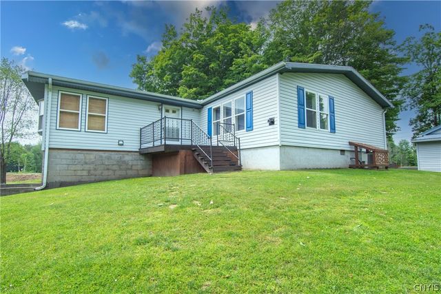 28 Hawthorne Road, Schroeppel, NY 13069