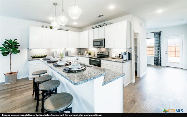 1241 Marvin Grove, Seguin, TX 78155