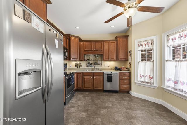 48 Saddle Brook Lane, Crossville, TN 38571