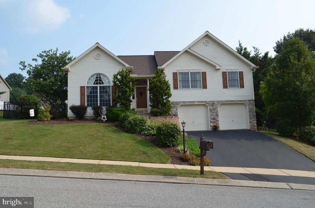 40 SCARLET OAK DR, Etters, PA 17319