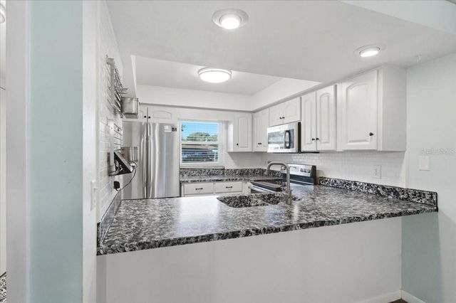 430 HILLCREST DRIVE SE, Winter Haven, FL 33884