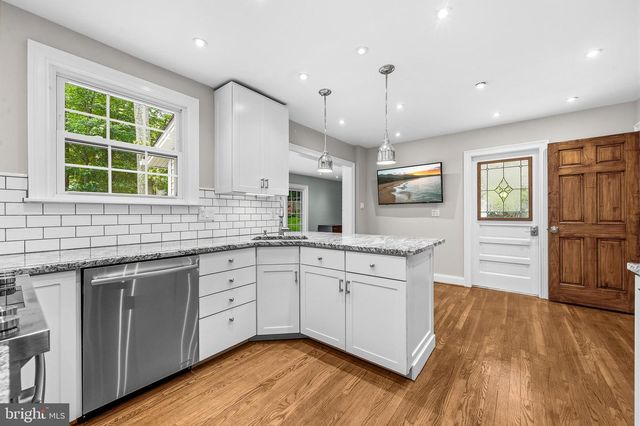 8927 CROMWELL DR, Springfield, VA 22151