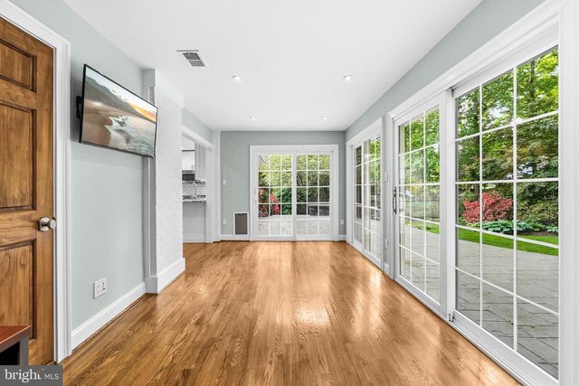 8927 CROMWELL DR, Springfield, VA 22151