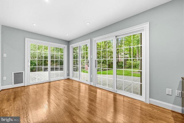 8927 CROMWELL DR, Springfield, VA 22151