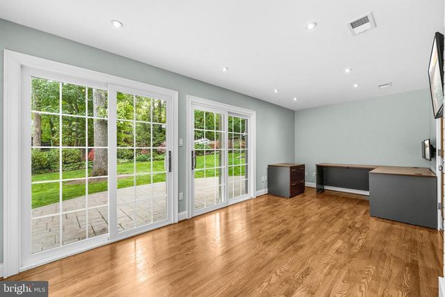 8927 CROMWELL DR, Springfield, VA 22151