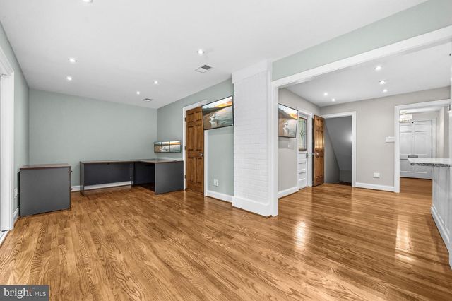 8927 CROMWELL DR, Springfield, VA 22151