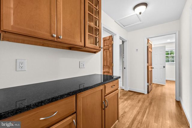 8927 CROMWELL DR, Springfield, VA 22151